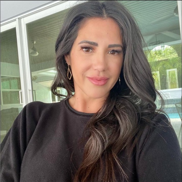 Meet your Posher, Brittany - Picture 3 of 4